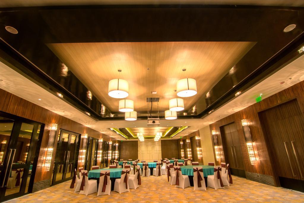 Courtyard By Marriott Bilaspur Eksteriør billede